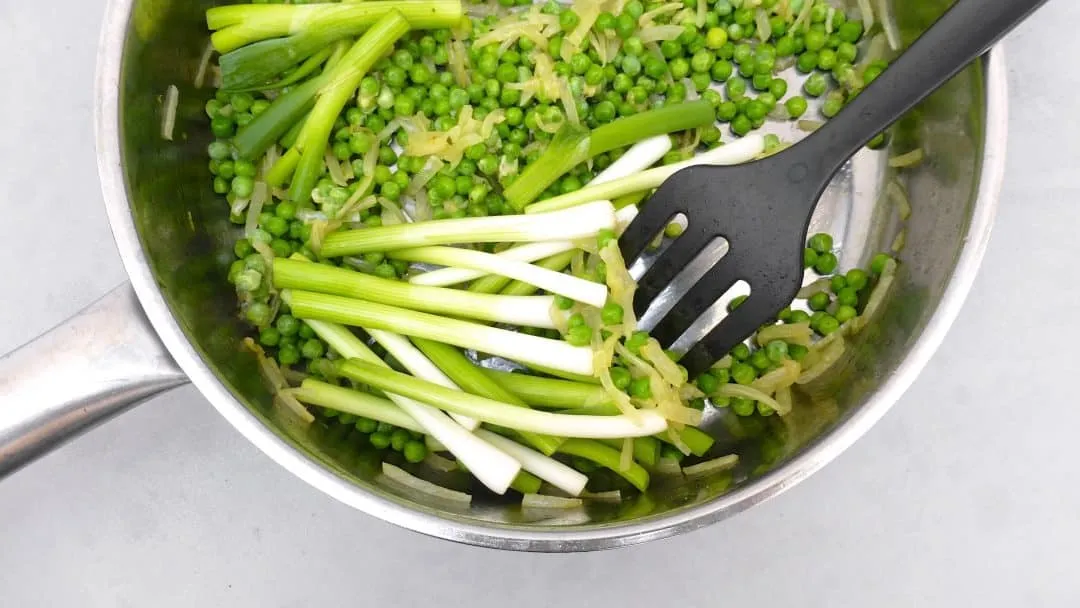 Easy Braised French Peas & Lettuce | Simple. Tasty. Good.